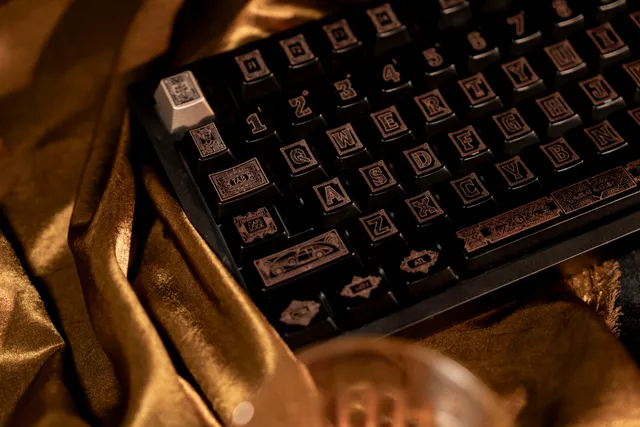 Golden Dream Keycap Set Photo 16