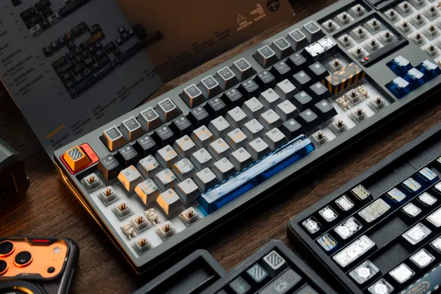 Wandering Earth Underground City Keycap Set Photo 16